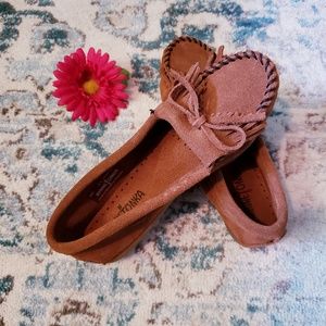 MinneTonka Moccasins